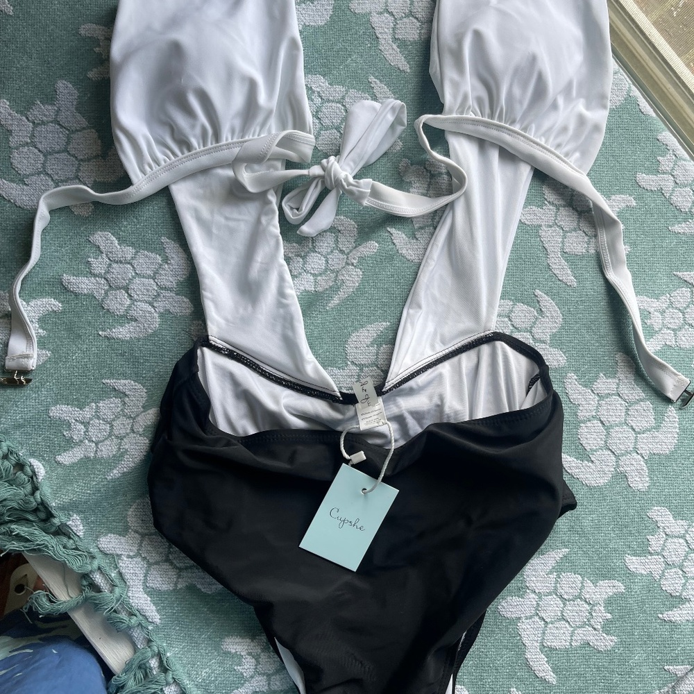 NWT Cupshe Black and white Swim wear womens XL